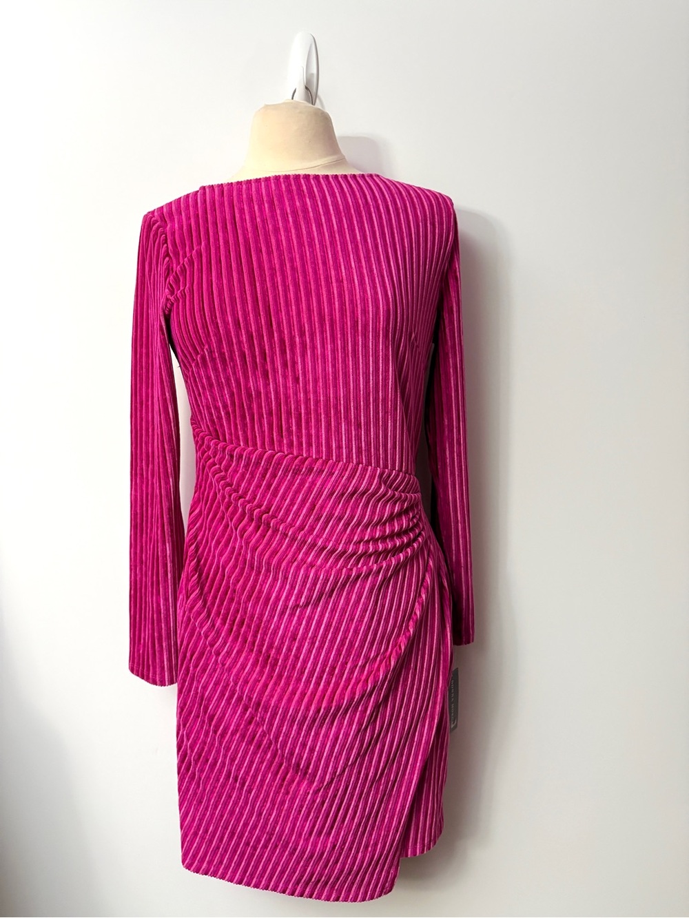 Donna Morgan Pink Ribbed Velvet Ruched Long Sleeve Mini Dress Size 10